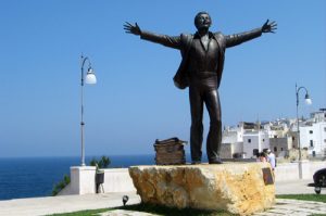 modugno-concerto-polignano-curiosity-movie